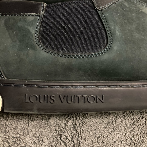 Authentic Louis Vuitton Slalom sneaker size 8 1/2 LV - Picture 13 of 13